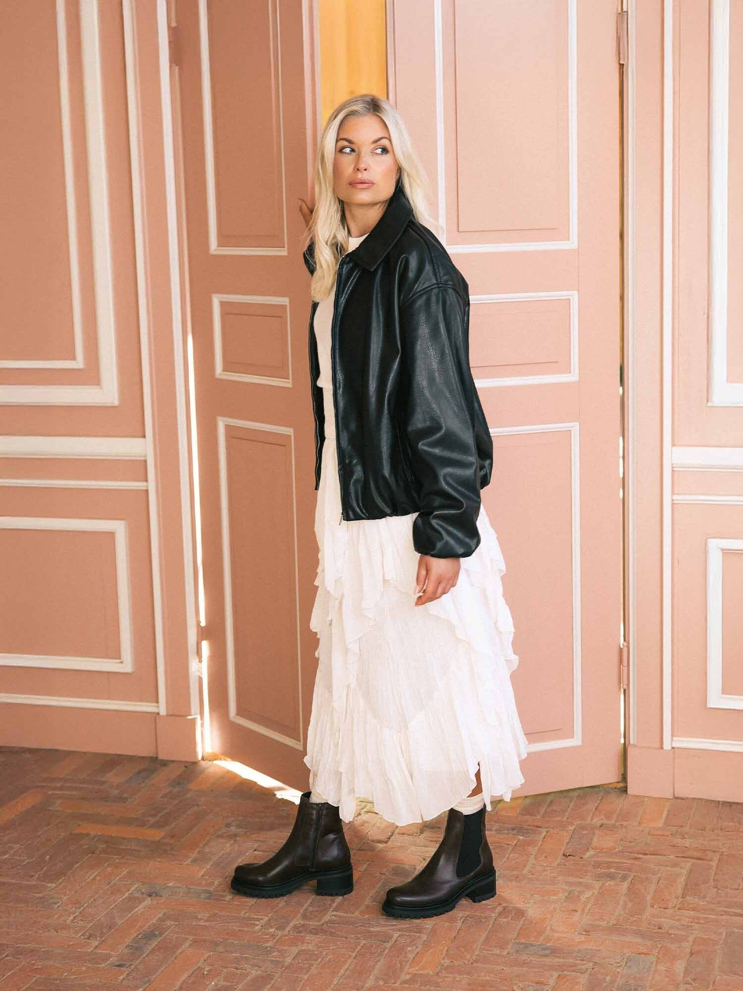 https://instore.scorett.se/pub_docs/files/scorett_shoes-and-trends_dasia_aw25_04.jpg