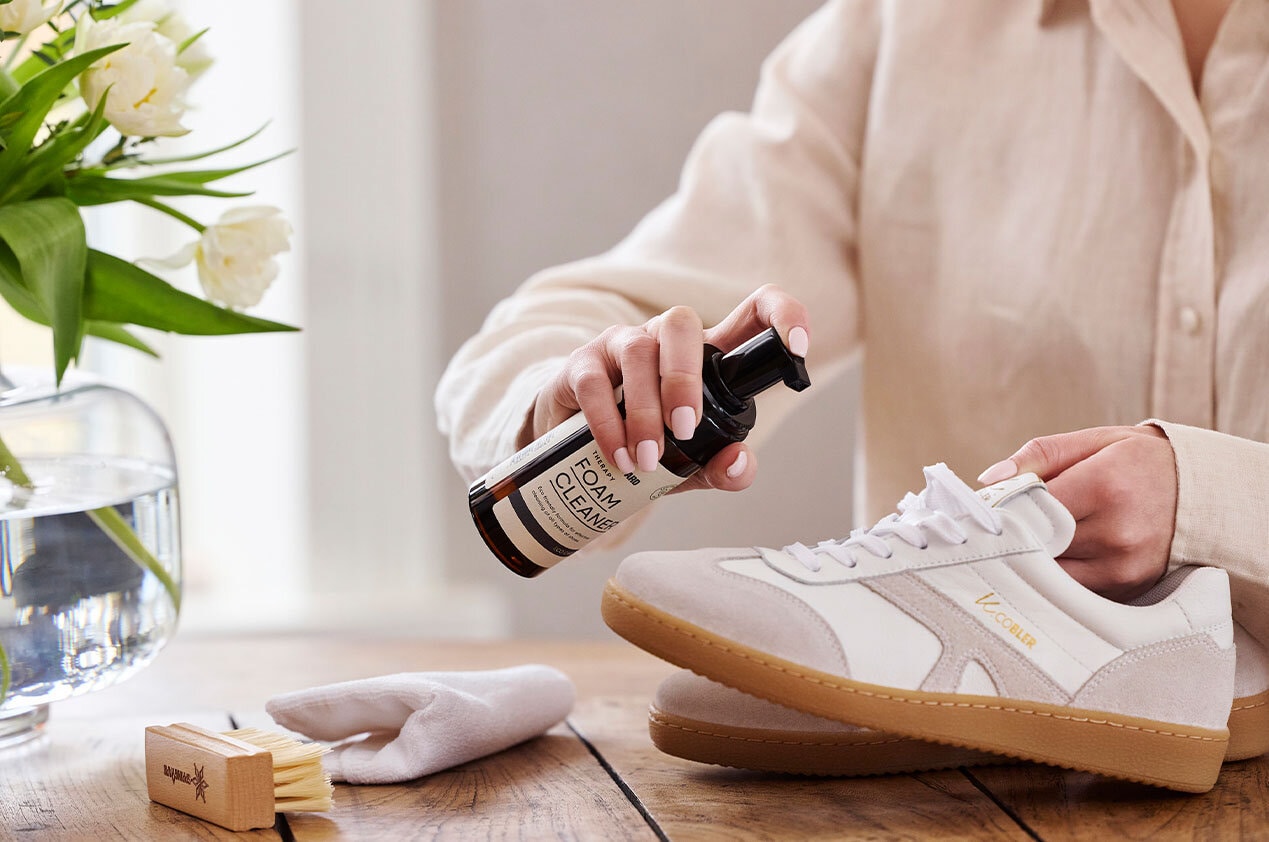https://instore.scorett.se/pub_docs/files/scorett_shoes-and-trends_laderskor_2025_03.jpg