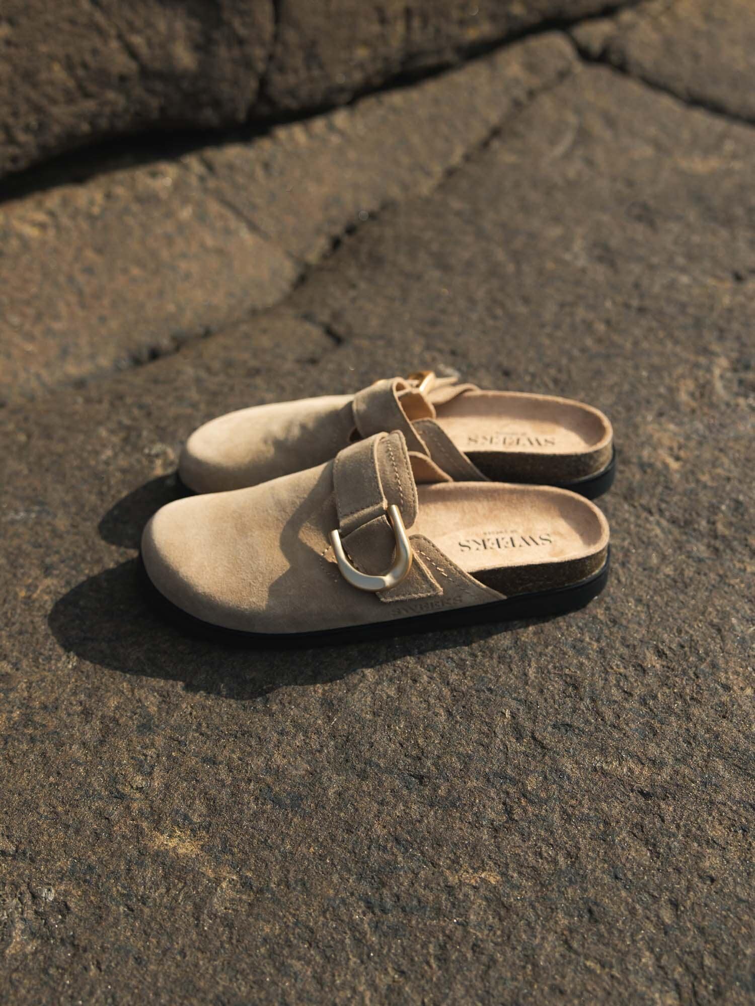 https://instore.scorett.se/pub_docs/files/scorett_shoes-and-trends_sweeks-ss25_23.jpg