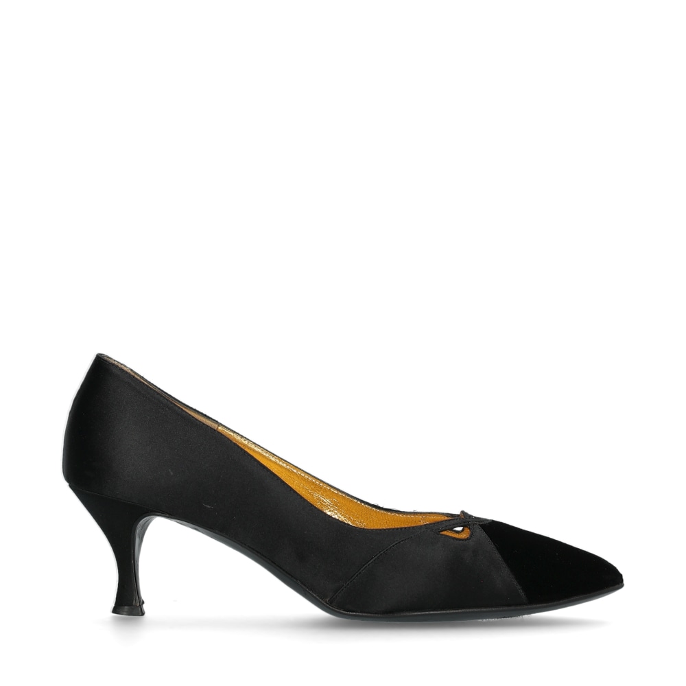 Reuse Bruno Magli Pumps Black