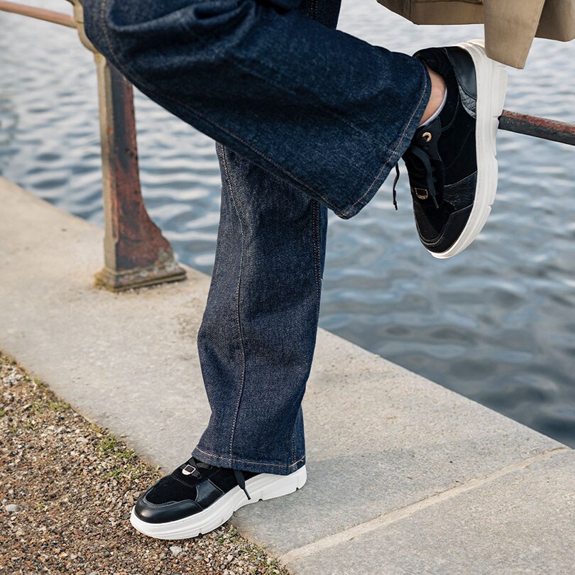 Dahlia Sneakers